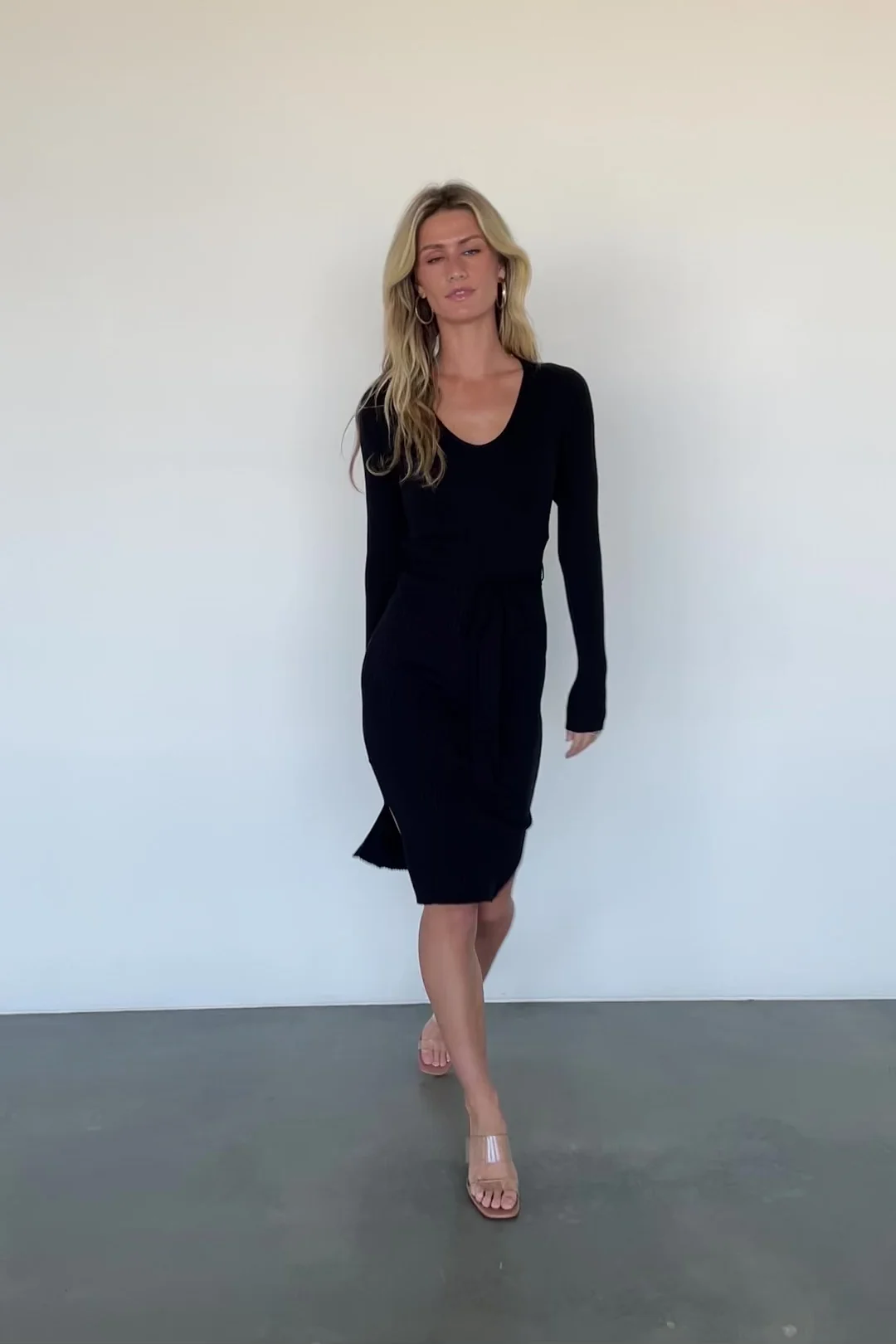 Blayne Ribbed V-Neck Midi Dress in Black