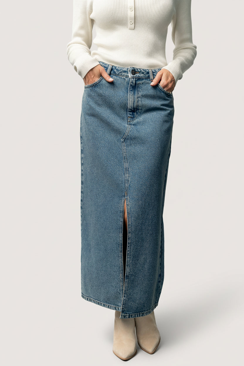 Aleksa Denim Midi Skirt Medium Wash Pockets 7 Aleksa Denim Midi Skirt Medium Wash Pockets