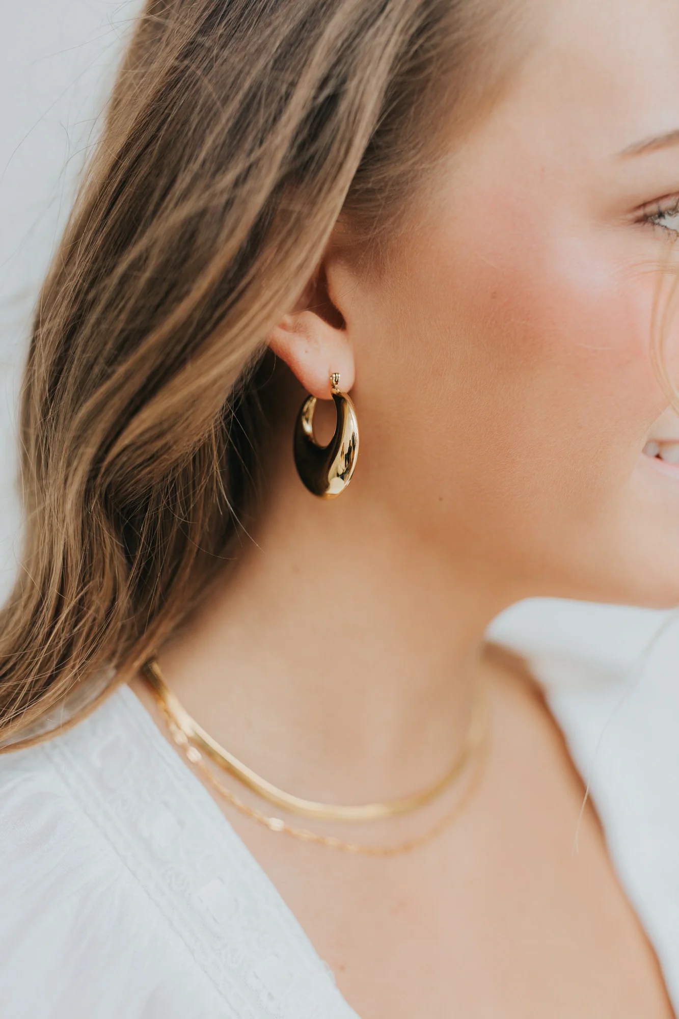 Bella Bold Hoop Earrings — 18K Gold Latch-Back