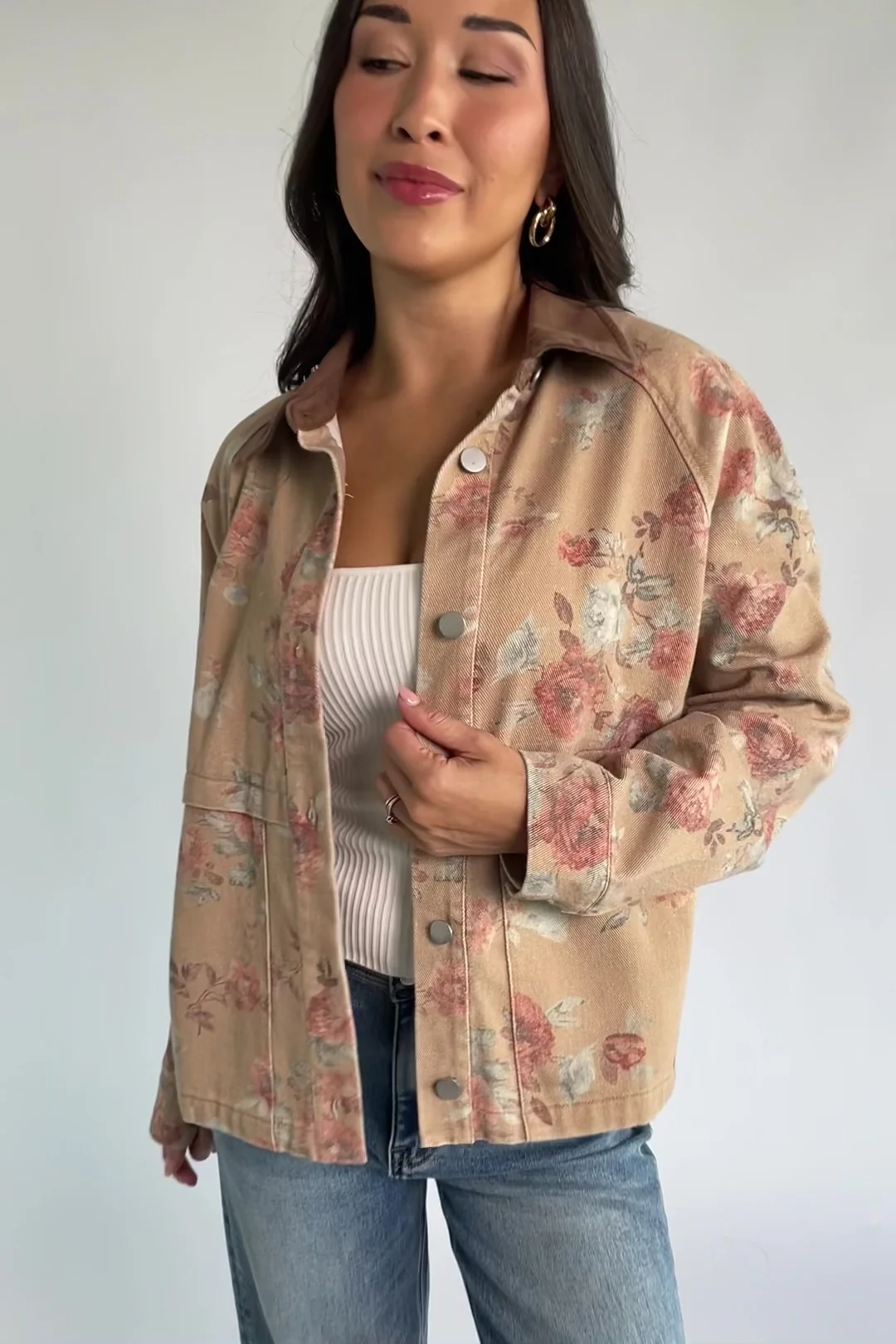 Lori Lightweight Jacket | Natural Floral 2 Lori Lightweight Jacket | Natural Floral