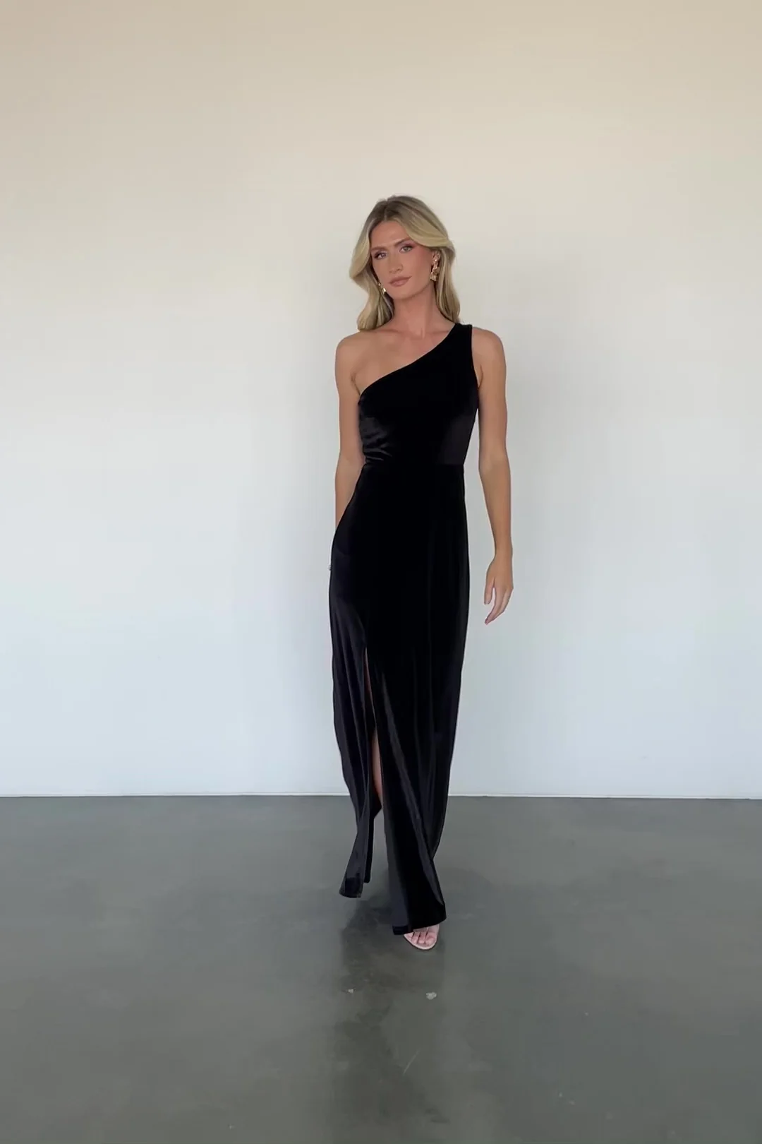 Tatiana Velvet One-Shoulder Maxi Dress — Black